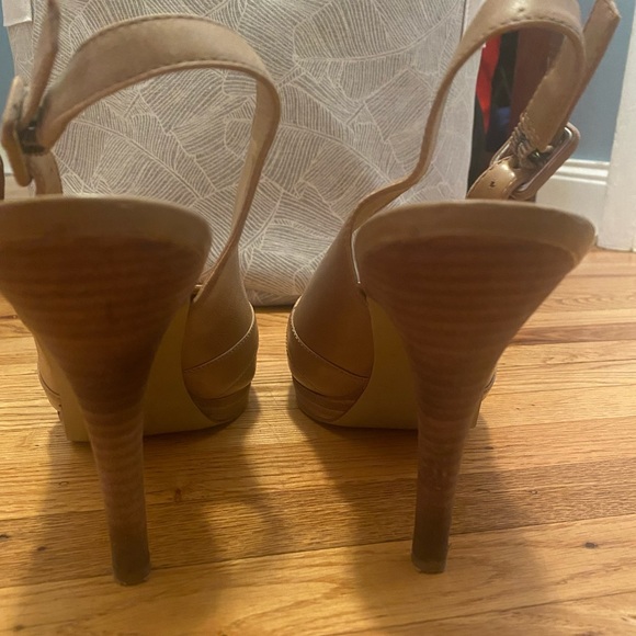 Size 10 Nine West Tan Leather 4” Heels - Picture 10 of 13
